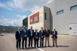 El consistori de Montblanc, encapçalat pel seu alcalde, l’Il·lm. Sr. Marc Vinya i Miralles, visita el centre logístic del Grup Bon Preu a Balenyà